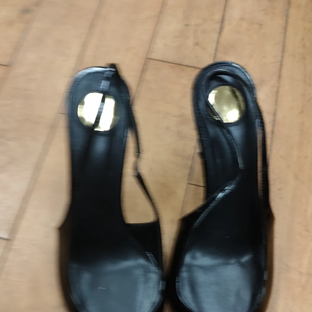 Black Patent Pointed-Toe Slingback Heels - Picture 5 of 6